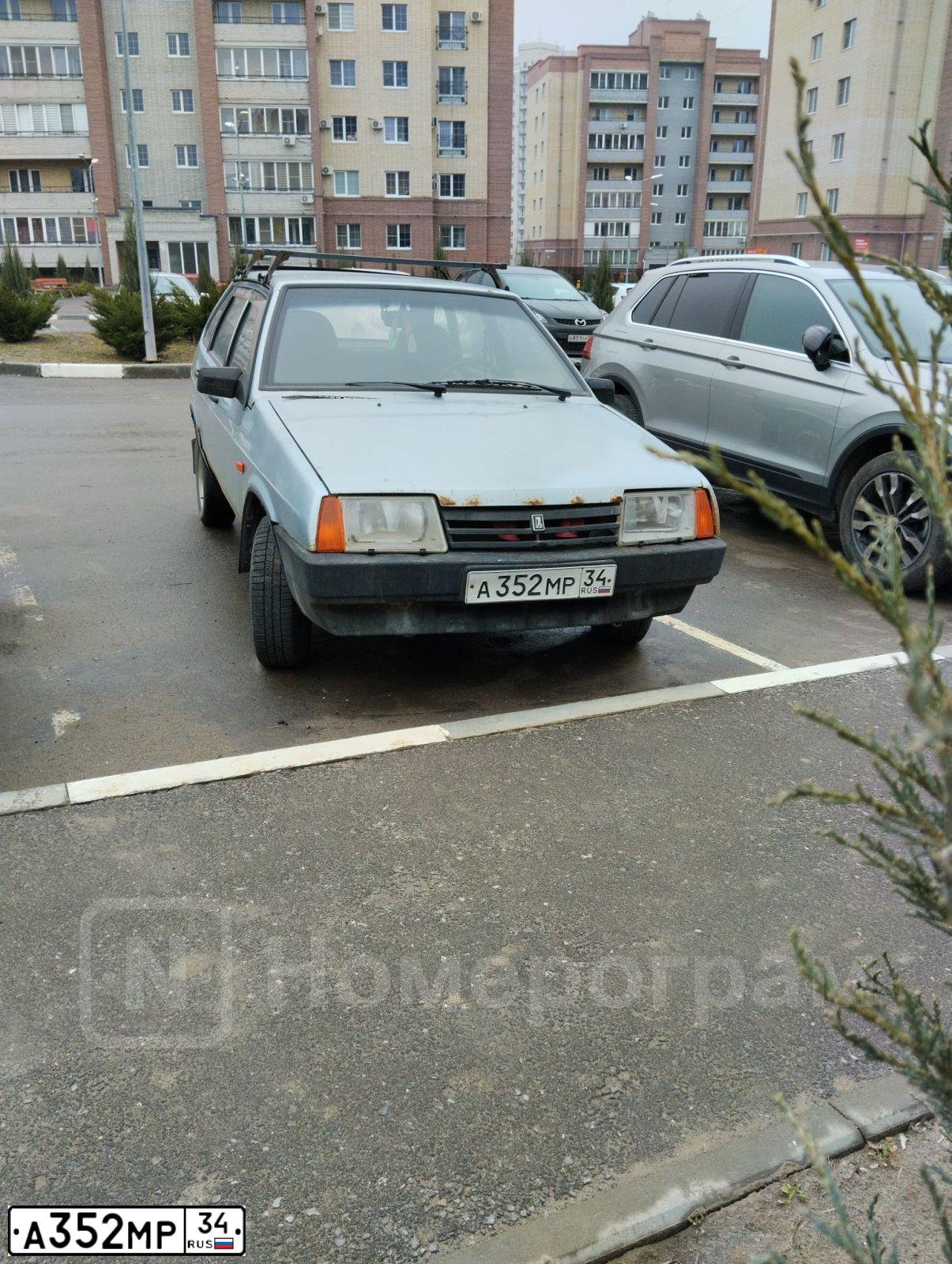 Фото автомобиля LADA 2109 SAMARA, 2002 — госномер А352МР34. Цвет: СЕРЕБРИСТО ГОЛУБОЙ