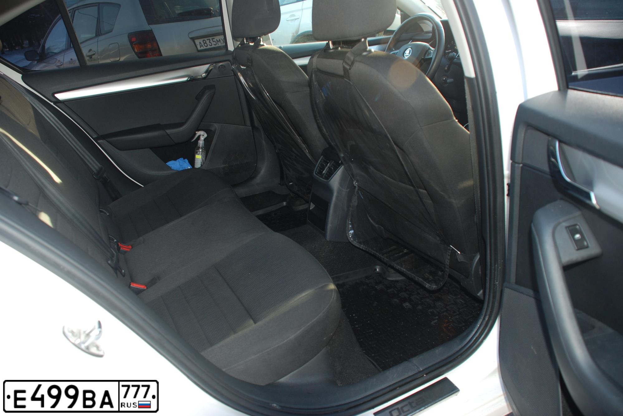 Фото автомобиля SKODA OCTAVIA, 2014 — госномер М677ЕР67. Цвет: Белый