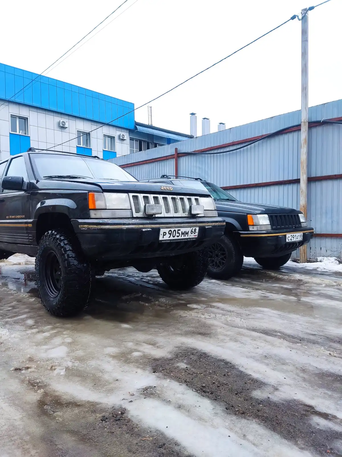 Фото автомобиля JEEP GRAND CHEROKEE, 1994 — госномер С291АТ68. Цвет: ЧЕРНЫЙ
