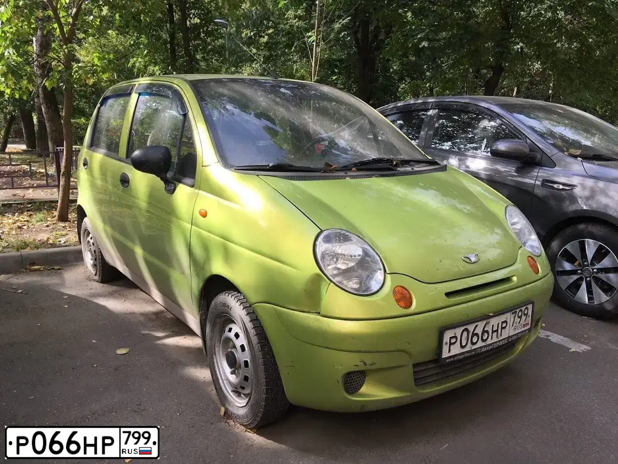 Фото автомобиля DAEWOO MATIZ, 2012 — госномер Р066НР799. Цвет: ЗЕЛЕНЫЙ