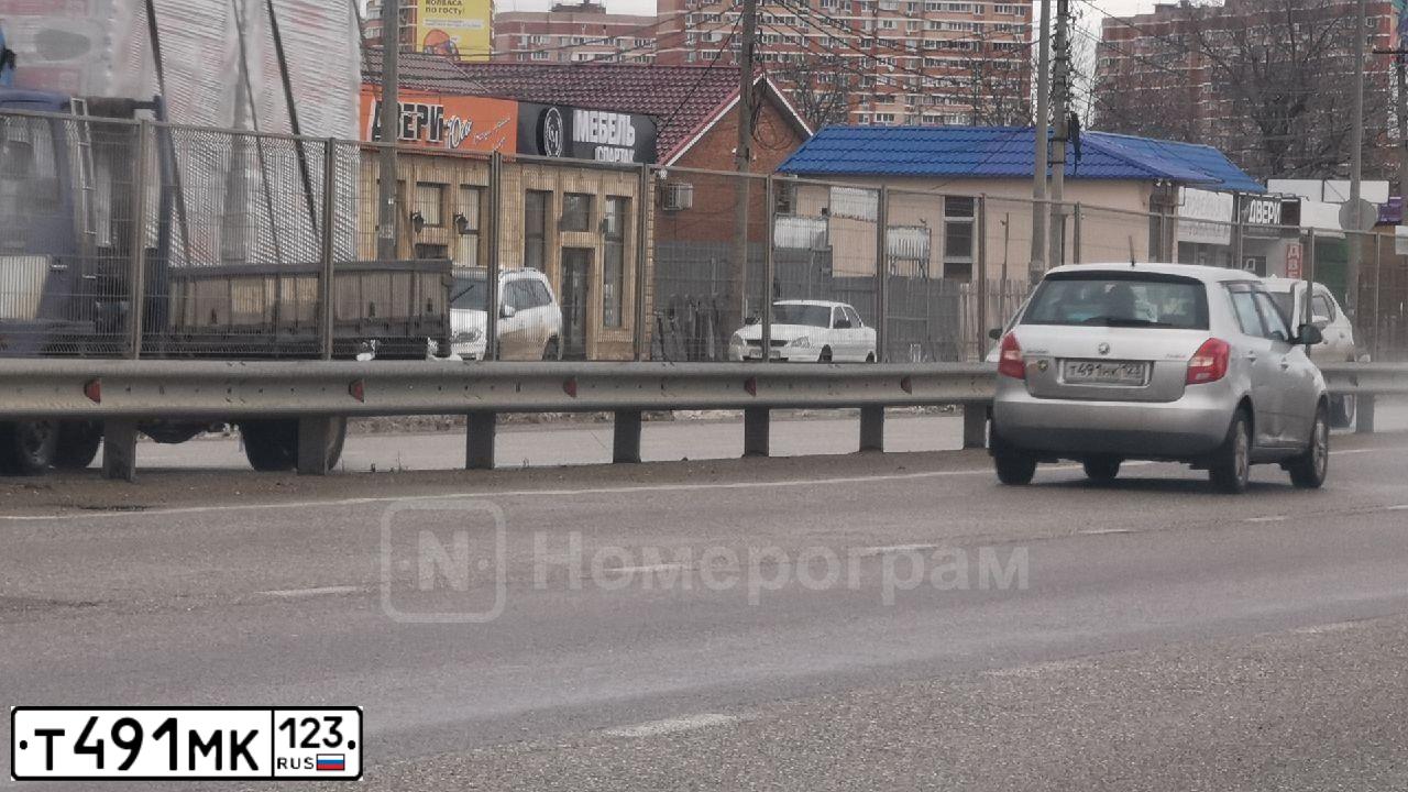 Фото автомобиля KIA RIO, 2010 — госномер Т491МК123. Цвет: Белый