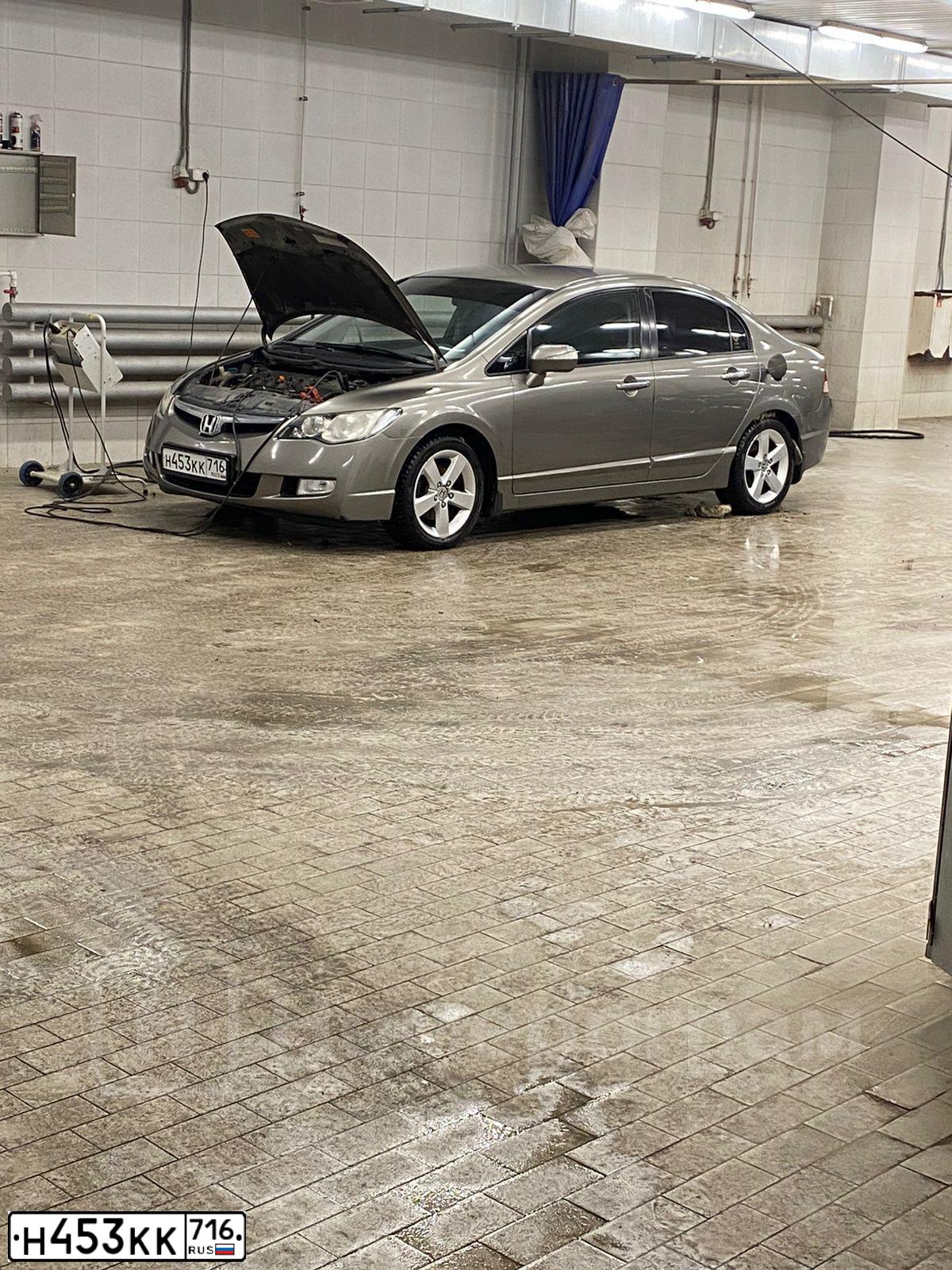 Фото автомобиля HONDA CIVIC, 2008 — госномер Н739ЕХ21. Цвет: СЕРЫЙ