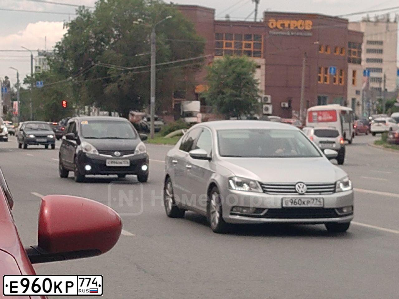 Фото автомобиля VOLKSWAGEN PASSAT, 2011 — госномер Е960КР774. Цвет: СЕРЕБРИСТЫЙ