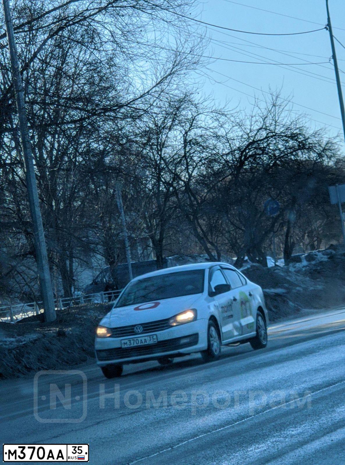 Фото автомобиля VOLKSWAGEN POLO, 2018 — госномер М370АА35. Цвет: Белый