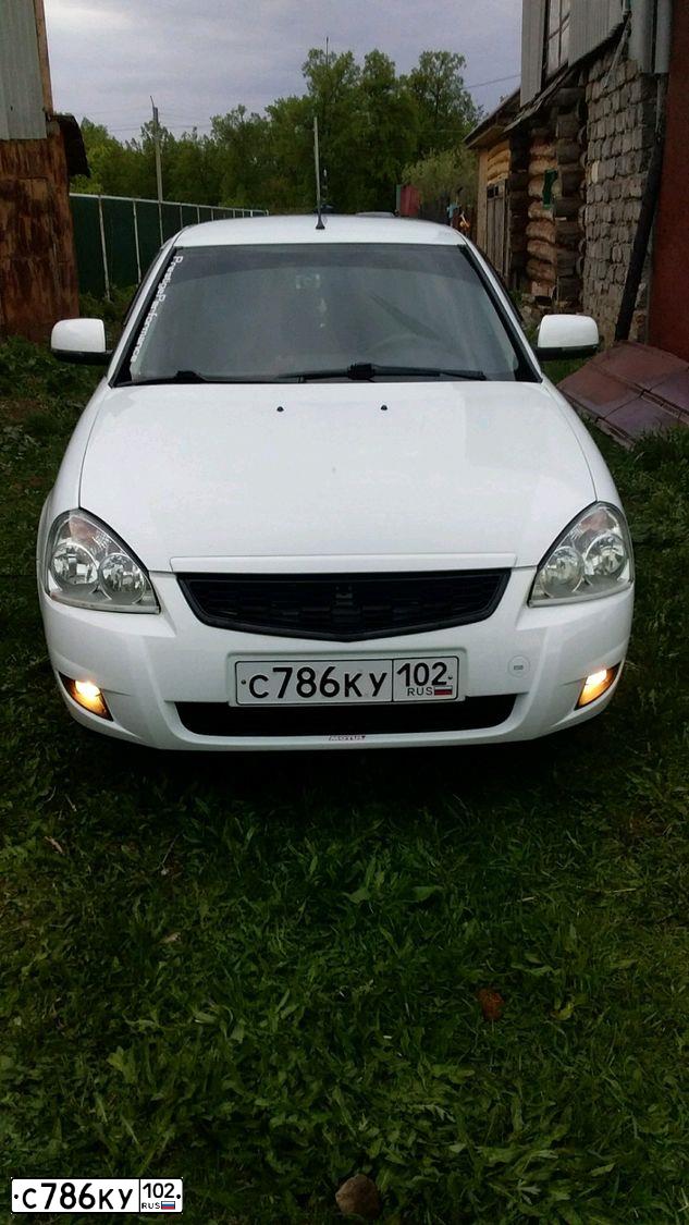 Фото автомобиля LADA 2172 PRIORA, 2015 — госномер С786КУ102. Цвет: БЕЛЫЙ