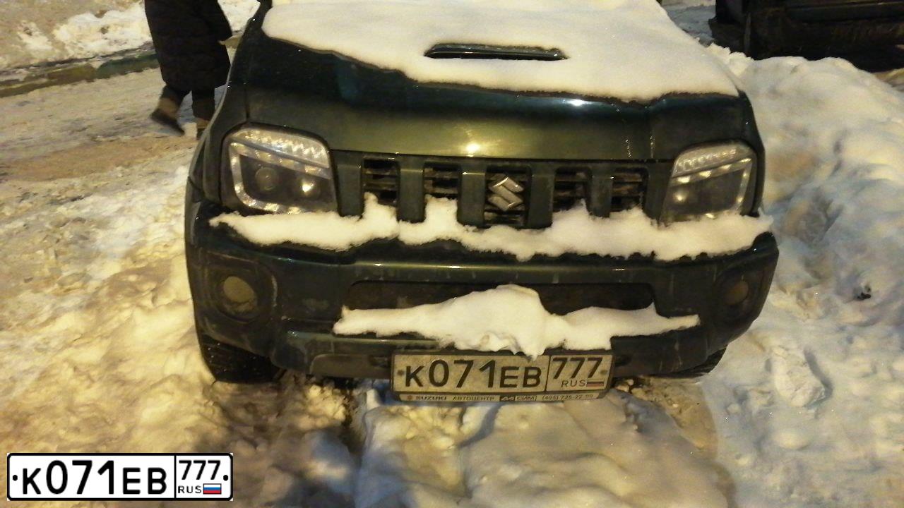 Фото автомобиля SUZUKI JIMNY, 2014 — госномер К071ЕВ777. Цвет: ЗЕЛЕНЫЙ
