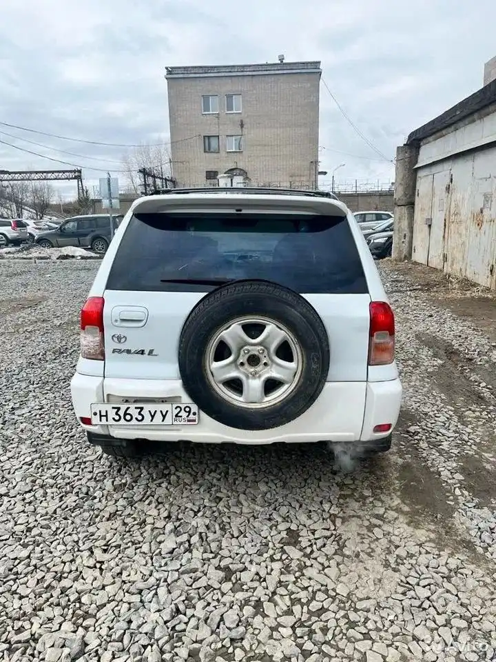 Фото автомобиля TOYOTA RAV4, 2002 — госномер Н363УУ29. Цвет: Белый