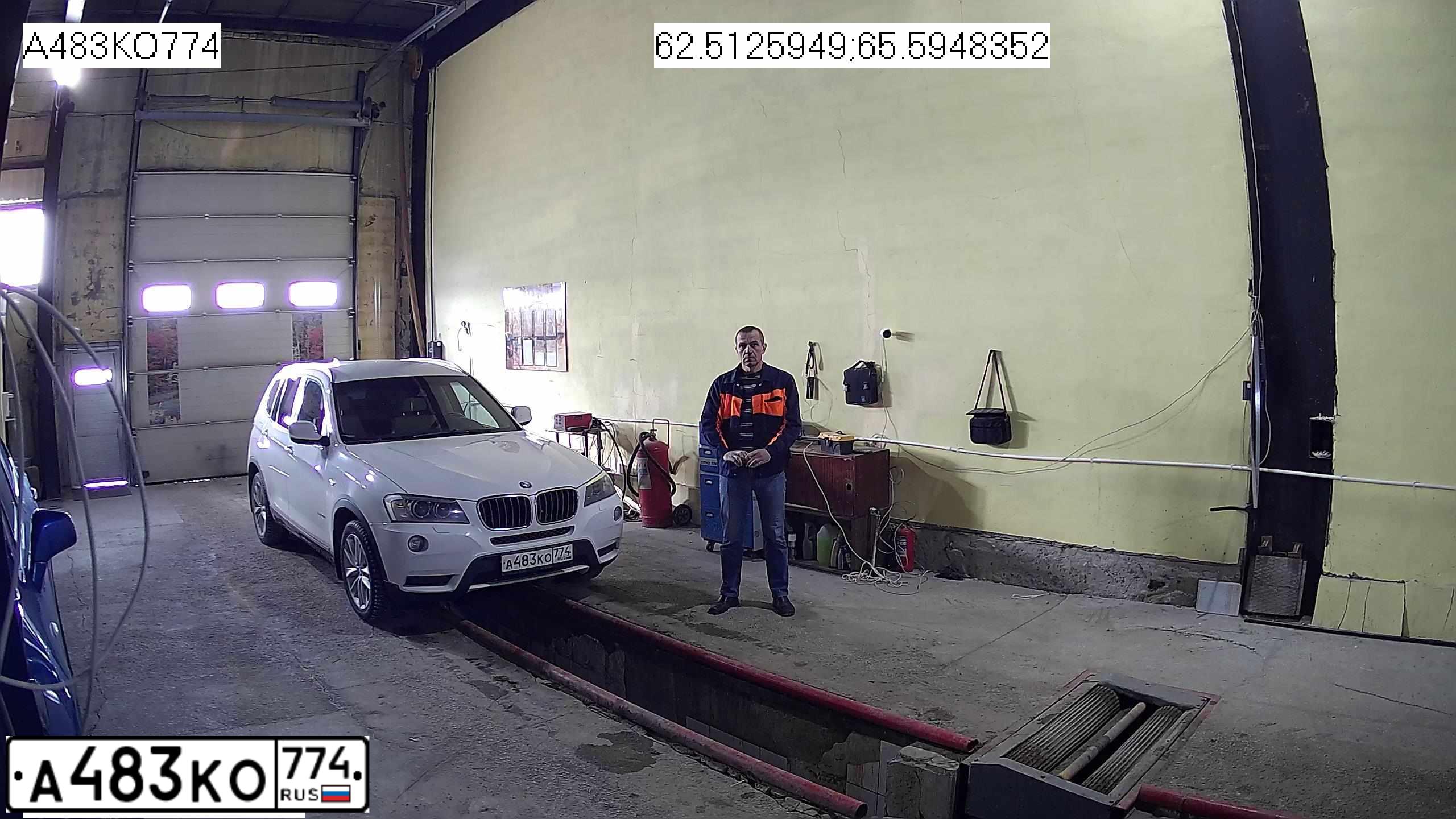 Фото автомобиля BMW X3, 2012 — госномер В777РР174. Цвет: Белый