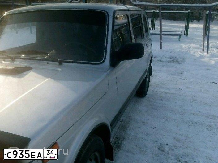 Фото автомобиля LADA 2131 NIVA, 2011 — госномер С935ЕА34. Цвет: СВЕТЛО СЕРЕБРИСТЫЙ МЕТАЛЛ