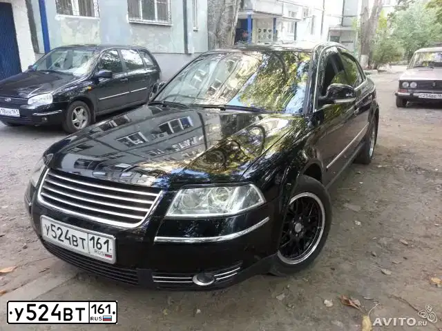 Фото автомобиля VOLKSWAGEN PASSAT, 2003 — госномер У524ВТ161. Цвет: ЧЕРНЫЙ
