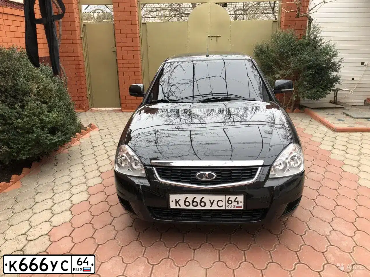 Фото автомобиля LADA 2170 PRIORA, 2015 — госномер К666УС64. Цвет: Белый