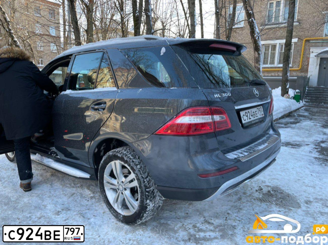 Фото автомобиля MERCEDES M-KLASSE, 2014 — госномер А547ТА51. Цвет: СЕРЫЙ