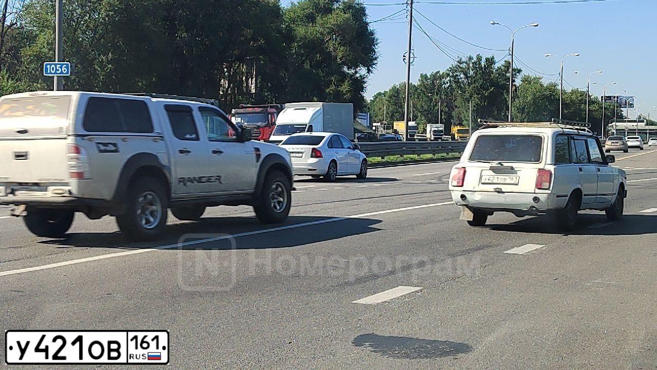 Фото автомобиля LADA 2111 LADA, 1999 — госномер Р232АН761. Цвет: СЕРЕБРИСТО-СЕРО-ЗЕЛЕНЫЙ