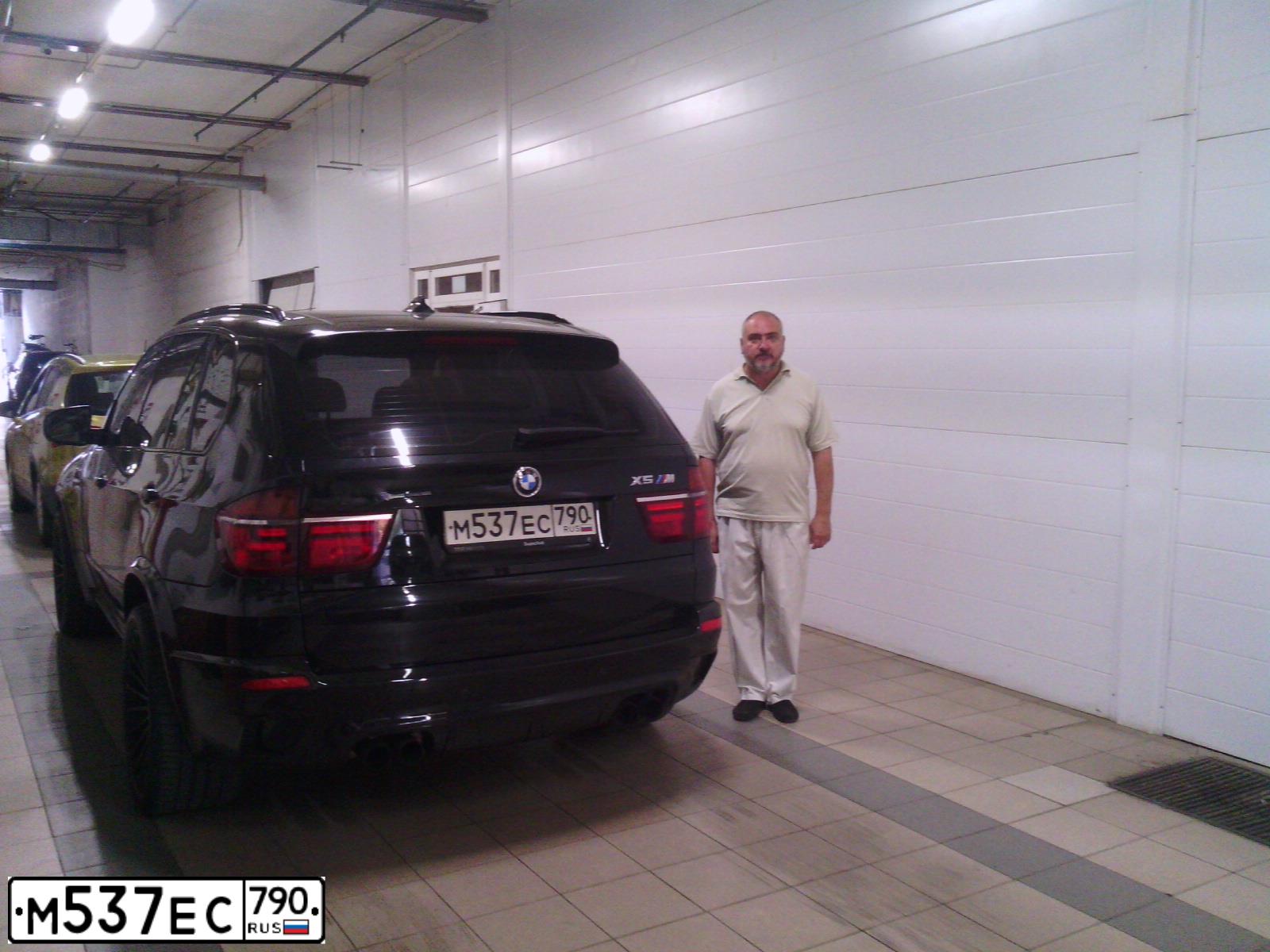 Фото автомобиля BMW X5M, 2011 — госномер О848НТ797. Цвет: ЧЕРНЫЙ