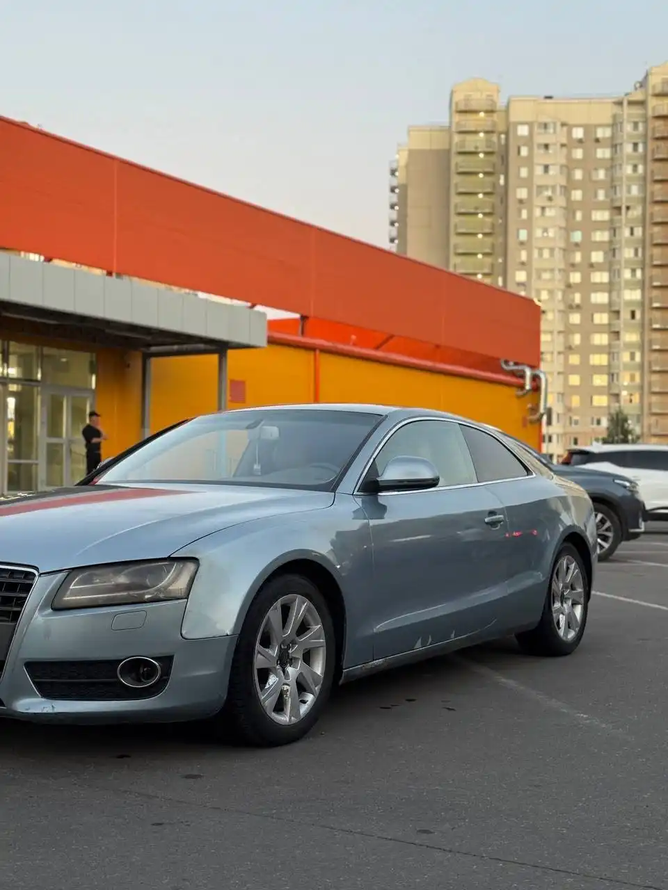 Фото автомобиля AUDI A5, 2007 — госномер Р118ТР46. Цвет: голубой