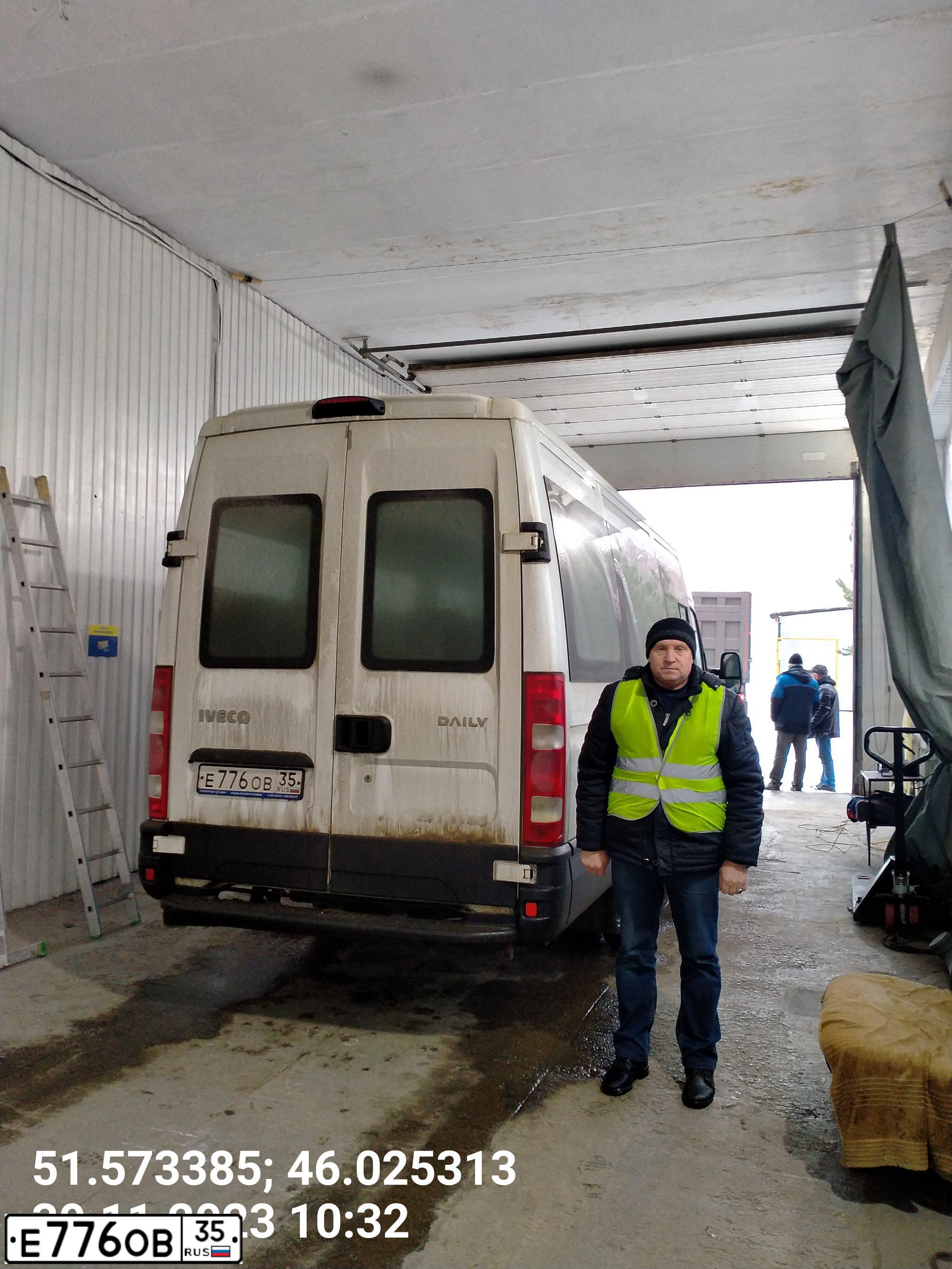 Фото автомобиля IVECO DAILY, 2014 — госномер Е776ОВ35. Цвет: БЕЛЫЙ