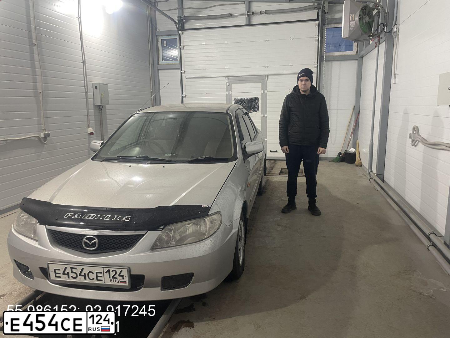 Фото автомобиля MAZDA FAMILIA, 2001 — госномер Е454СЕ124