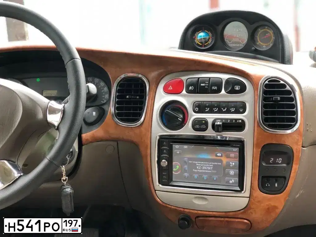 Фото автомобиля HYUNDAI STAREX, 2006 — госномер А604НТ252. Цвет: ЧЕРНЫЙ