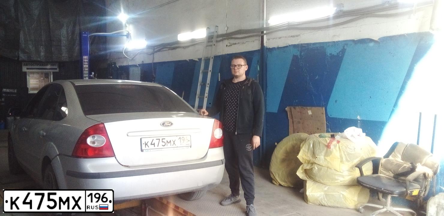 Фото автомобиля FORD FOCUS, 2006 — госномер К475МХ196. Цвет: Серебристый