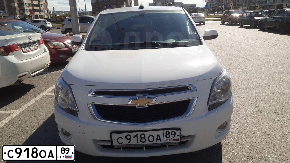 Фото автомобиля CHEVROLET COBALT, 2020 — госномер С918ОА89. Цвет: Белый