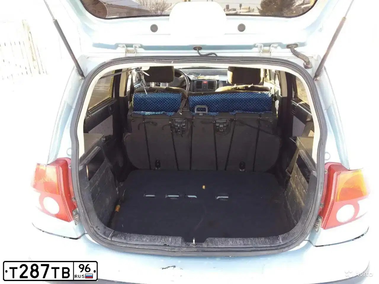 Фото автомобиля HYUNDAI GETZ, 2004 — госномер К266УЕ196. Цвет: СВЕТЛО-ГОЛУБОЙ