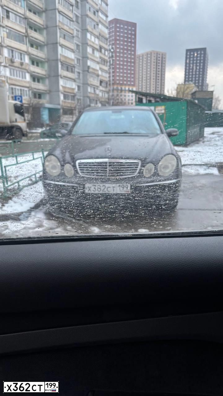 Фото автомобиля MITSUBISHI LANCER, 2006 — госномер Х362СТ199. Цвет: СИНИЙ