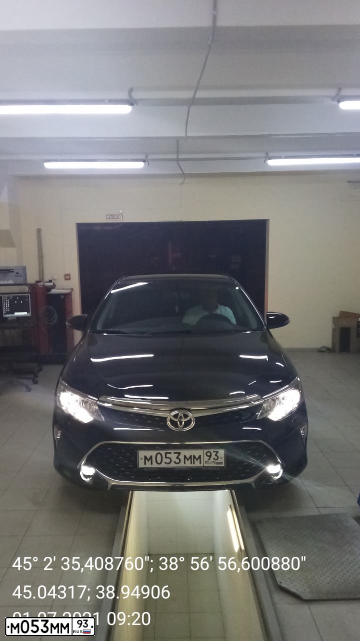 Фото автомобиля TOYOTA CAMRY, 2017 — госномер М053ММ93. Цвет: ЧЕРНЫЙ МЕТАЛЛИК