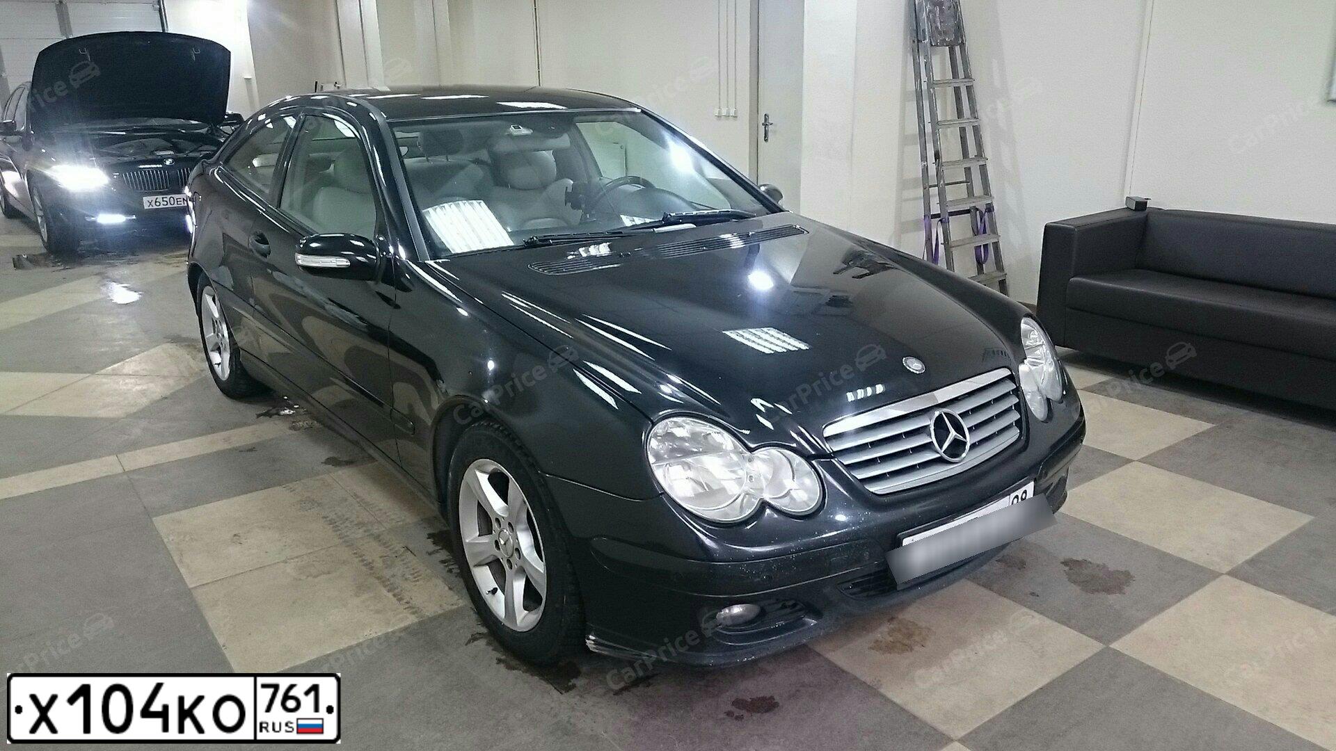Фото автомобиля MERCEDES C-KLASSE, 2006 — госномер Х104КО761. Цвет: ЧЕРНЫЙ