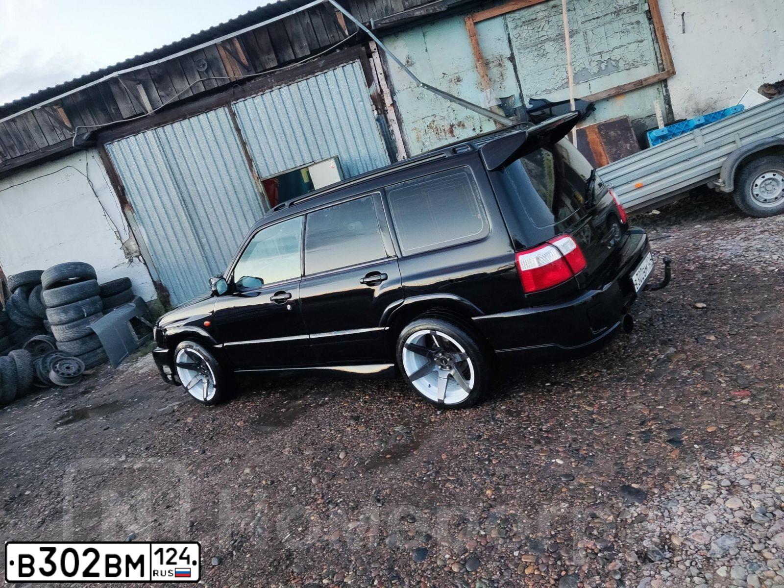 Фото автомобиля SUBARU FORESTER, 1999 — госномер Р494УН124
