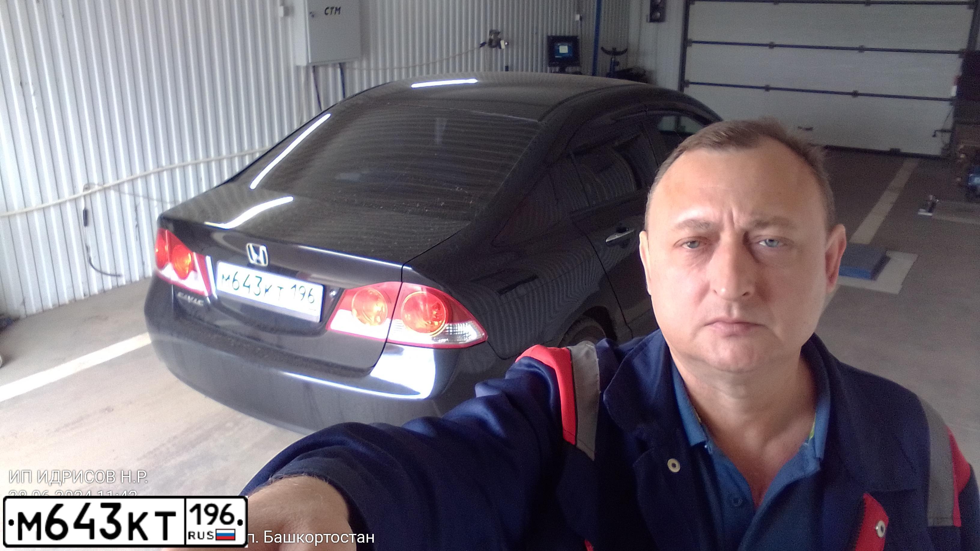 Фото автомобиля HONDA CIVIC, 2007 — госномер М637МР702. Цвет: ЧЕРНЫЙ