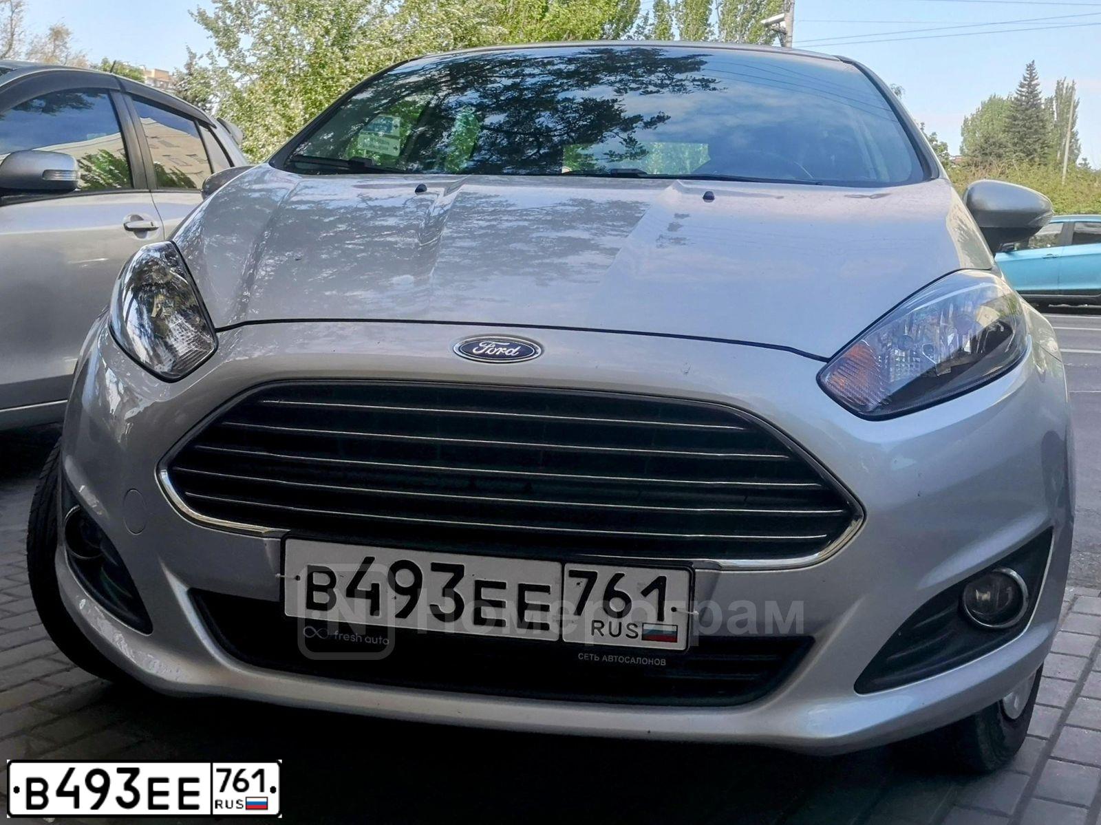 Фото автомобиля FORD FIESTA / ASPIRE, 2017 — госномер В493ЕЕ761. Цвет: СЕРЕБРИСТЫЙ