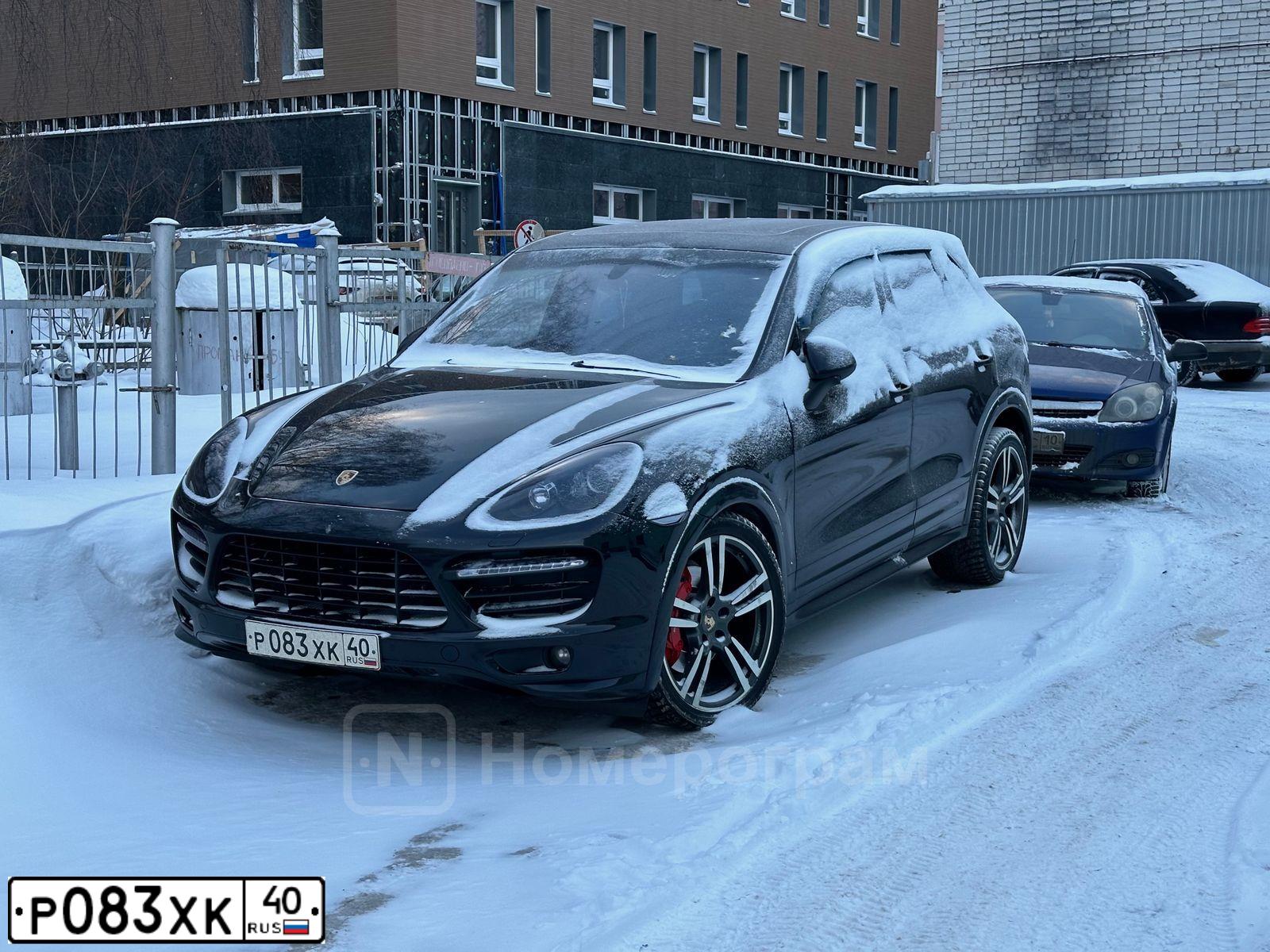 Фото автомобиля PORSCHE CAYENNE, 2013 — госномер Р888АН51. Цвет: ЧЕРНЫЙ