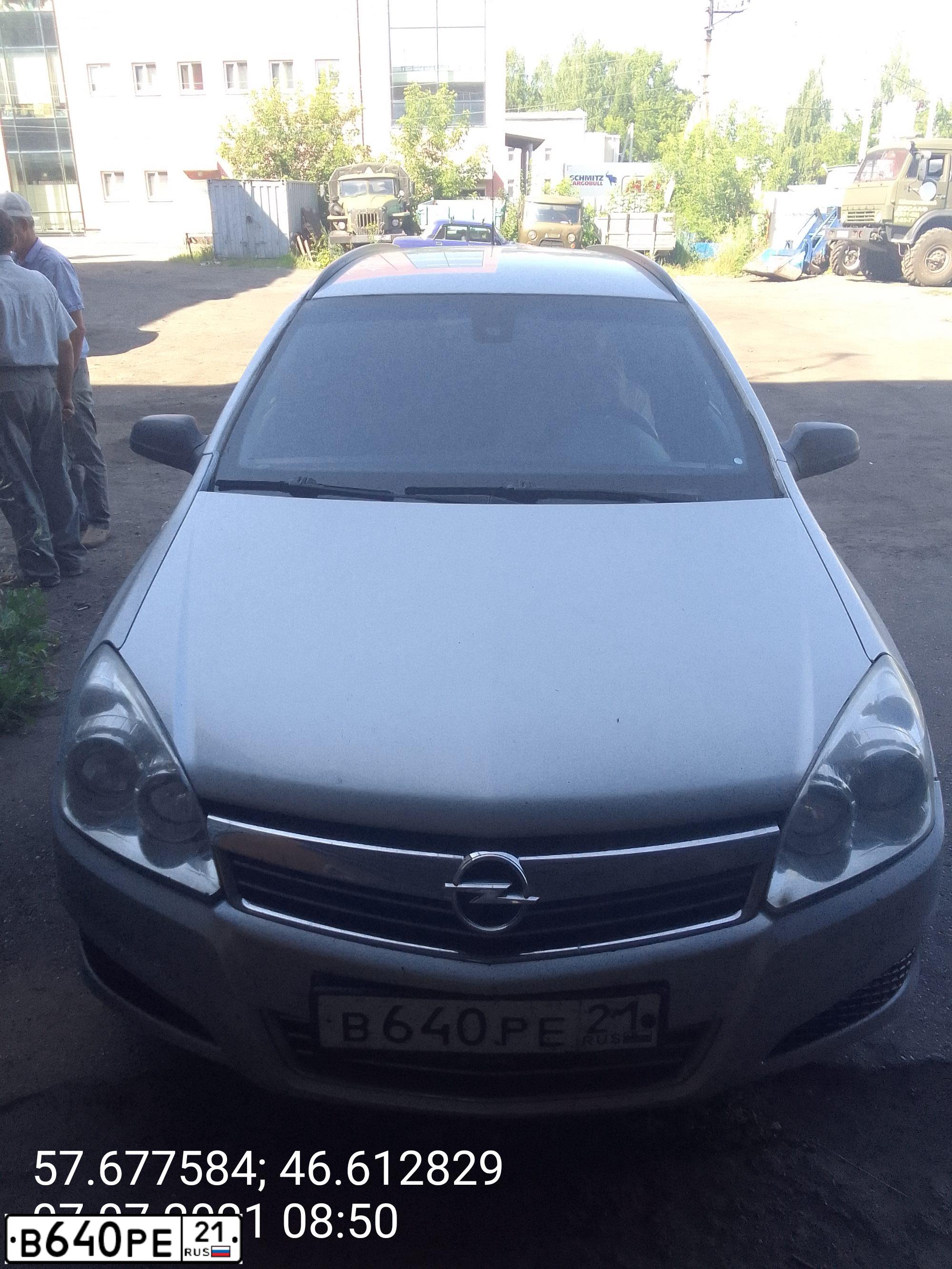 Фото автомобиля OPEL ASTRA, 2008 — госномер В640РЕ21. Цвет: СВЕТЛО-СЕРЫЙ