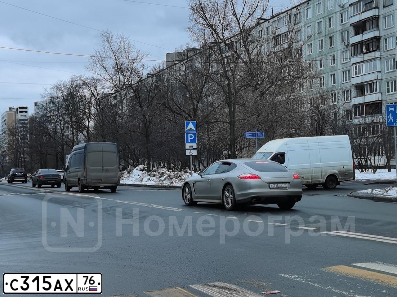 Фото автомобиля PORSCHE PANAMERA, 2011 — госномер Х649ВЕ180