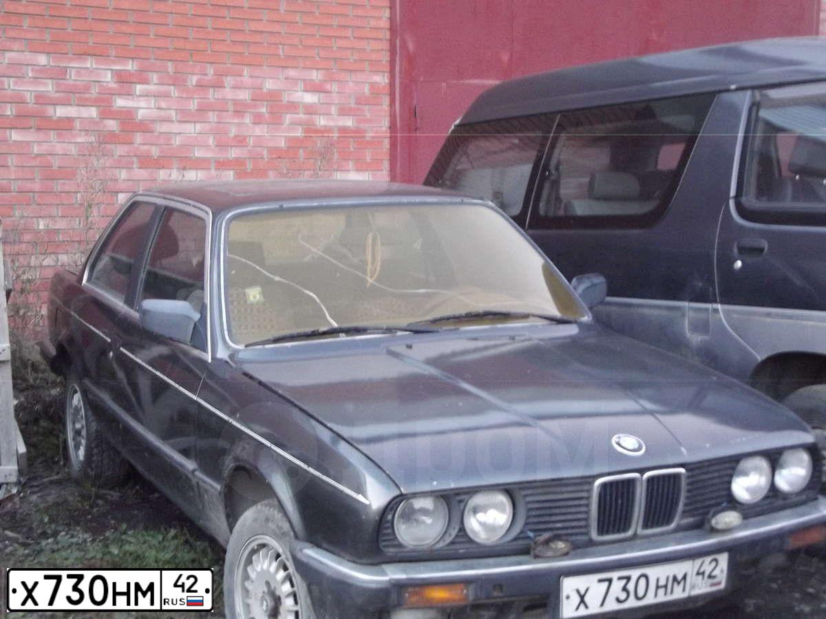 Фото автомобиля BMW W SERIE 3, 1984 — госномер К042ЕМ42. Цвет: ПЕРЛАМУТРОВО ТЕМНО СЕРЫЙ