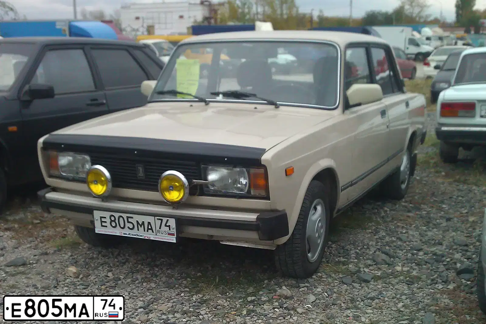 Фото автомобиля LADA 2105, 1990 — госномер Е805МА74. Цвет: БЕЖЕВЫЙ