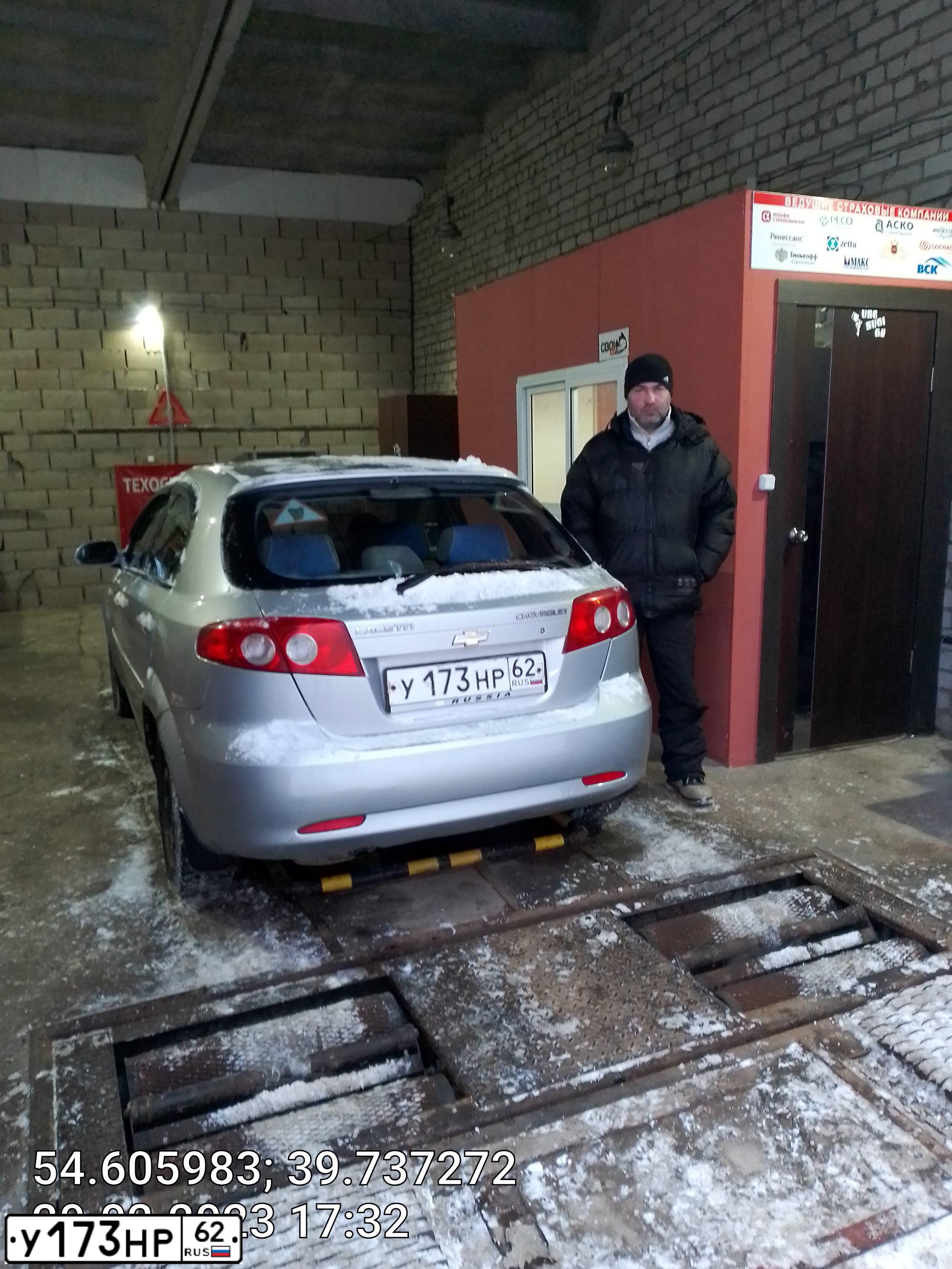 Фото автомобиля CHEVROLET LACETTI, 2008 — госномер У173НР62. Цвет: СЕРЕБРИСТЫЙ