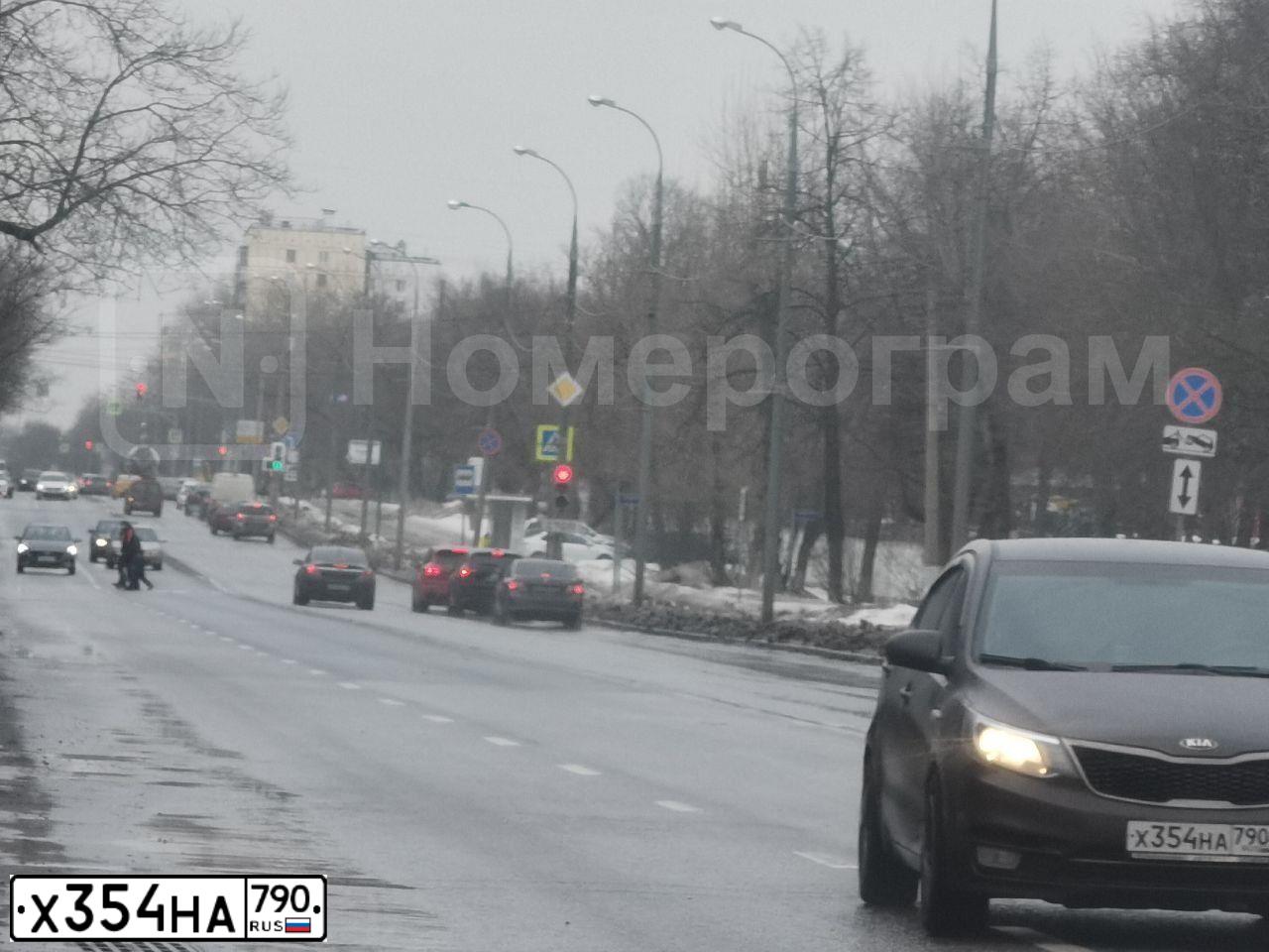 Фото автомобиля KIA RIO, 2015 — госномер Е860СУ797. Цвет: Белый