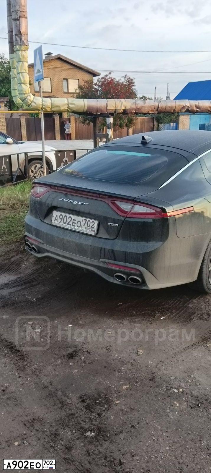 Фото автомобиля KIA STINGER, 2019 — госномер А902ЕО702. Цвет: ЧЕРНЫЙ