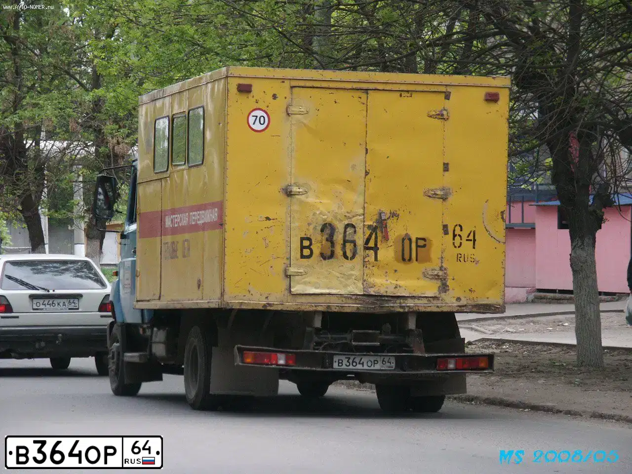 Фото автомобиля ZIL L 5301 4X2, 2004 — госномер В121НН64. Цвет: СИНИЙ