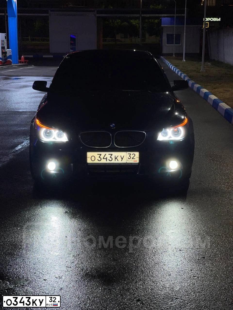 Фото автомобиля BMW SERIE 5, 2005 — госномер О343КУ32. Цвет: синий