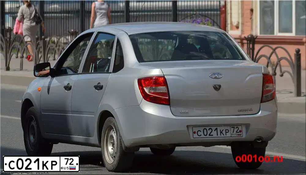 Фото автомобиля GAZ 3110 WOLGA, 2007 — госномер С021КР72. Цвет: СЕРЫЙ