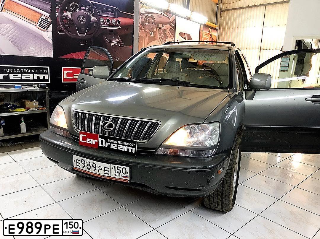 Фото автомобиля LEXUS RX, 2001 — госномер К797ОТ90. Цвет: СЕРЫЙ