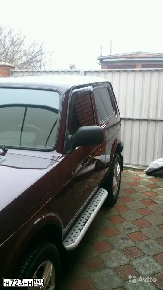 Фото автомобиля LADA 2121 NIVA, 2014 — госномер У006СЕ123. Цвет: ТЕМНО-ВИШНЕВЫЙ