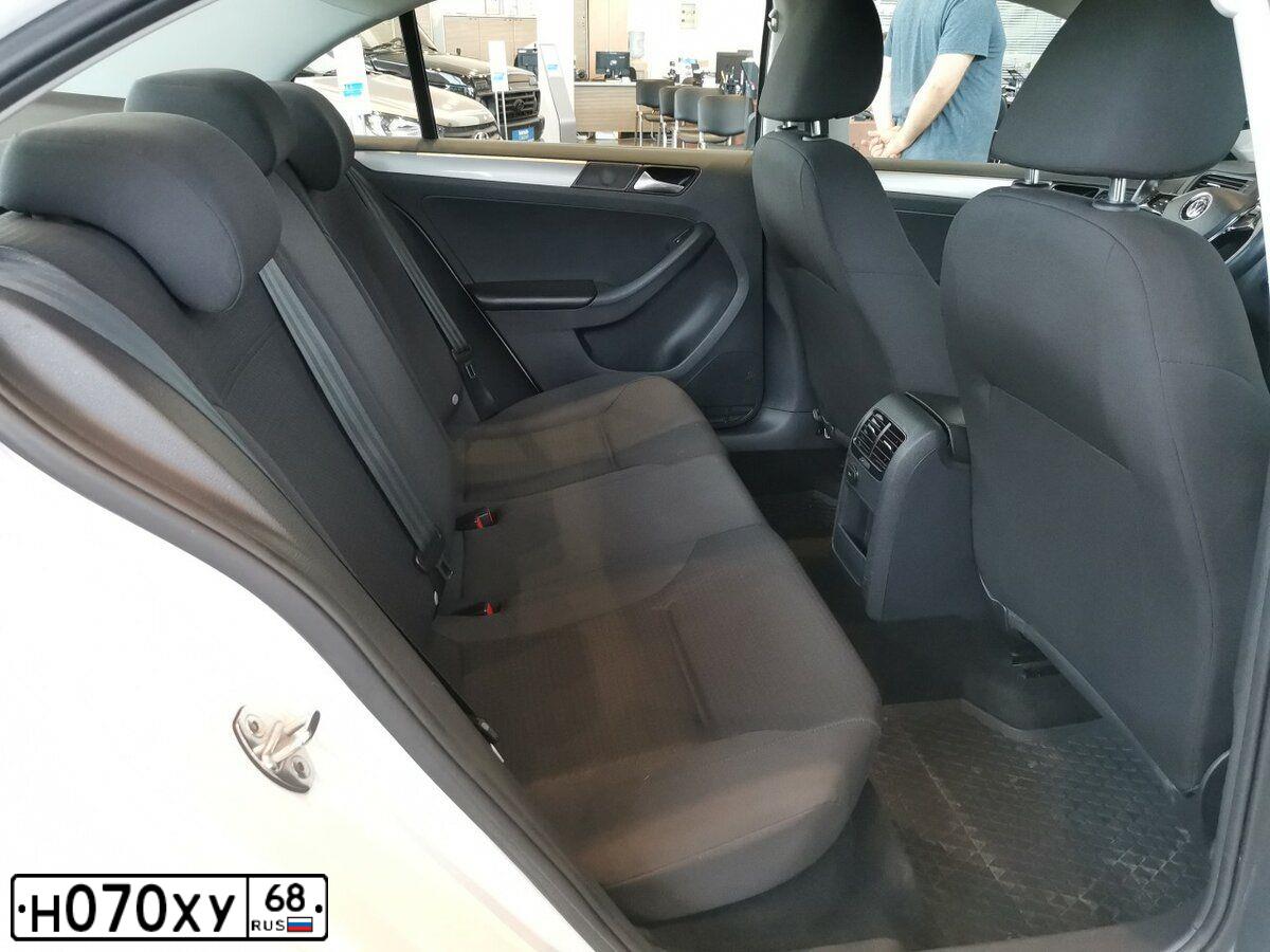 Фото автомобиля TOYOTA CAMRY, 2013 — госномер М800КТ68. Цвет: Белый
