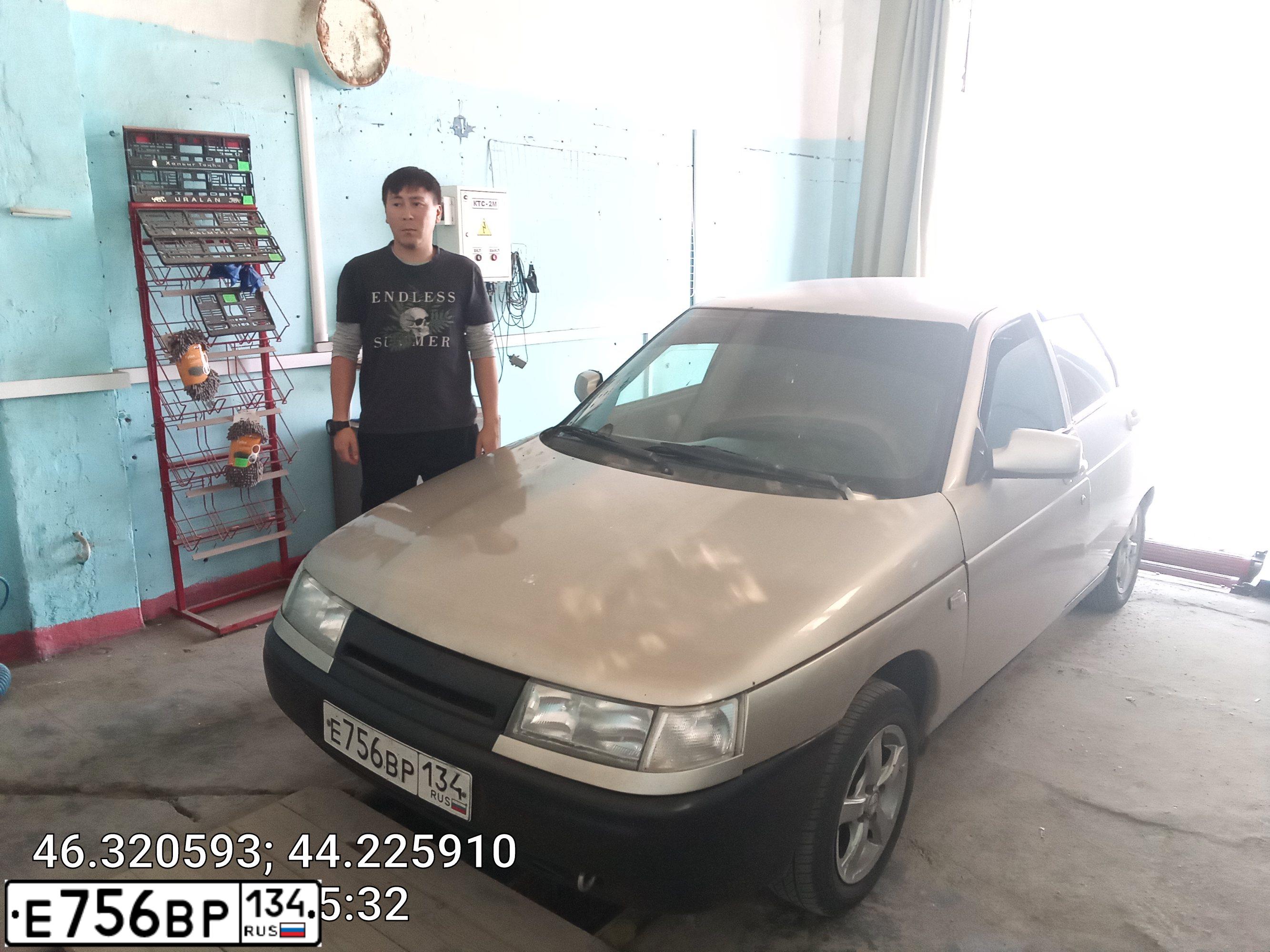 Фото автомобиля LADA 2112, 2006 — госномер М283НА761