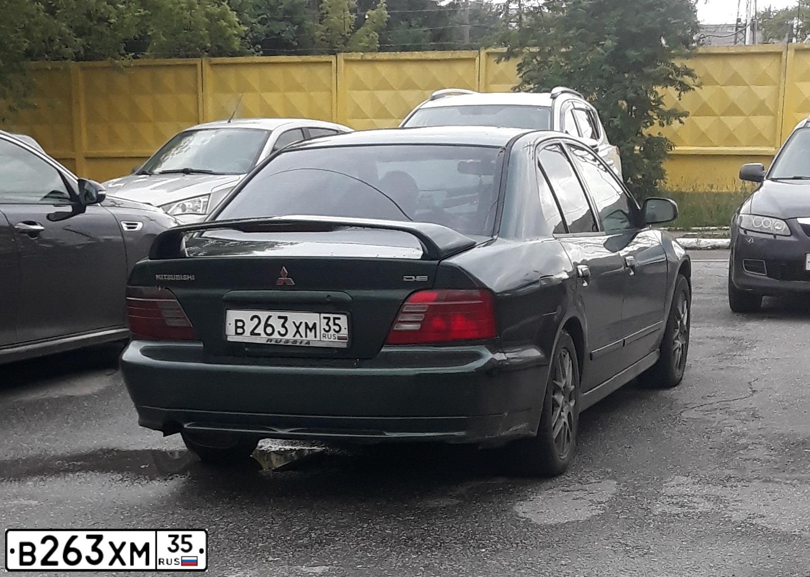 Фото автомобиля MITSUBISHI GALANT, 2001 — госномер М046УК69. Цвет: ЗЕЛЕНЫЙ