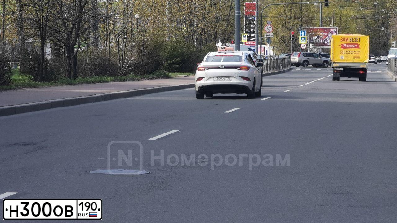 Фото автомобиля MITSUBISHI OUTLANDER, 2004 — госномер Х383УТ55. Цвет: ЧЕРНЫЙ