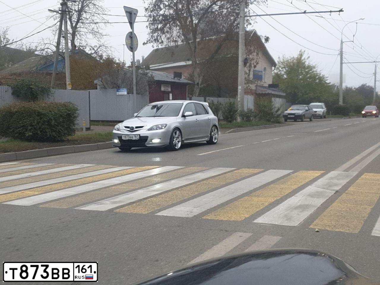 Фото автомобиля MAZDA 3, 2008 — госномер Т873ВВ161. Цвет: СЕРЕБРИСТЫЙ