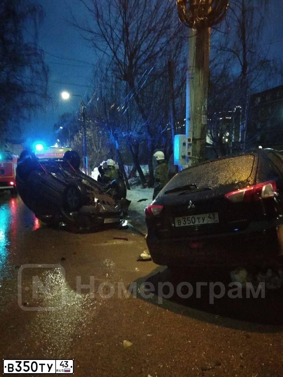 Фото автомобиля MITSUBISHI LANCER, 2009 — госномер В350ТУ43. Цвет: ЧЕРНЫЙ